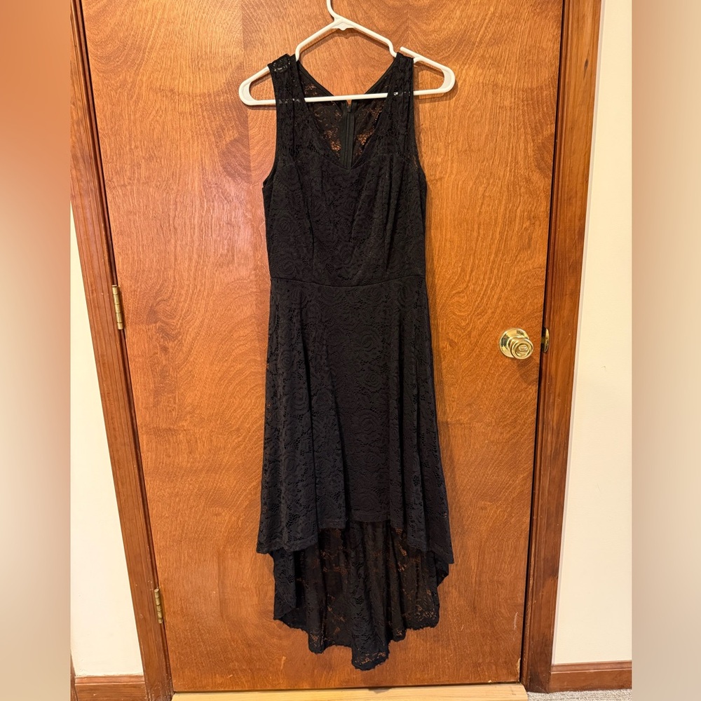 Chic Black High-Low Lace Dress